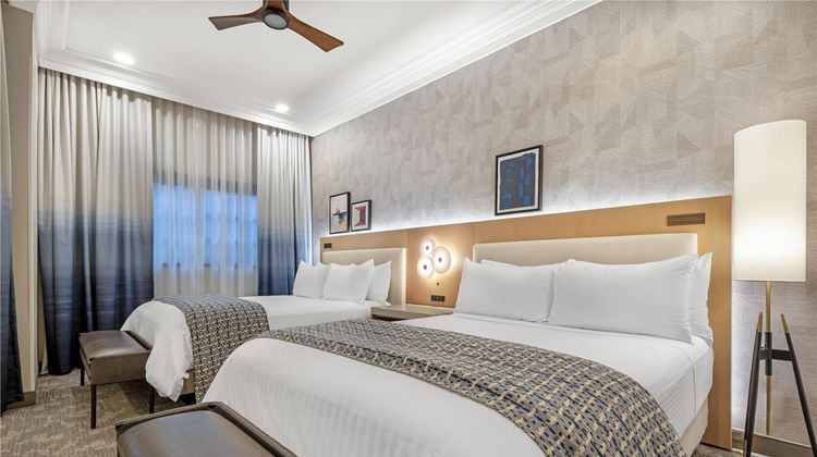 Best Western Plus Sunset Plaza Hotel Suite
