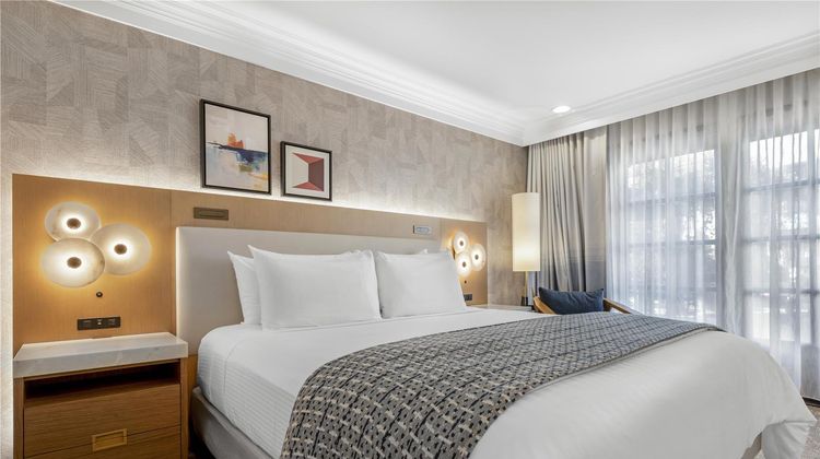 Best Western Plus Sunset Plaza Hotel Room