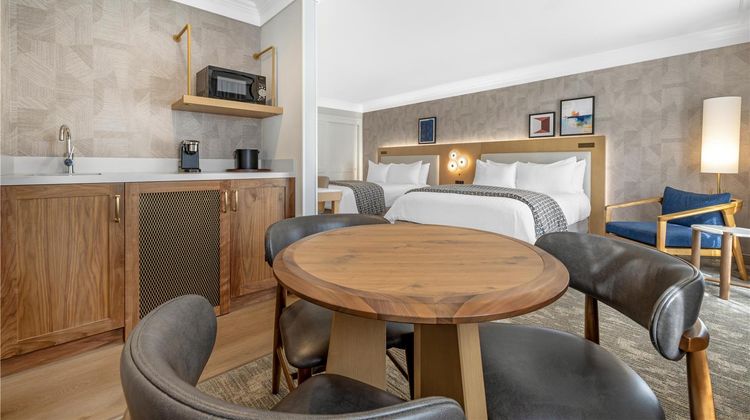Best Western Plus Sunset Plaza Hotel Room