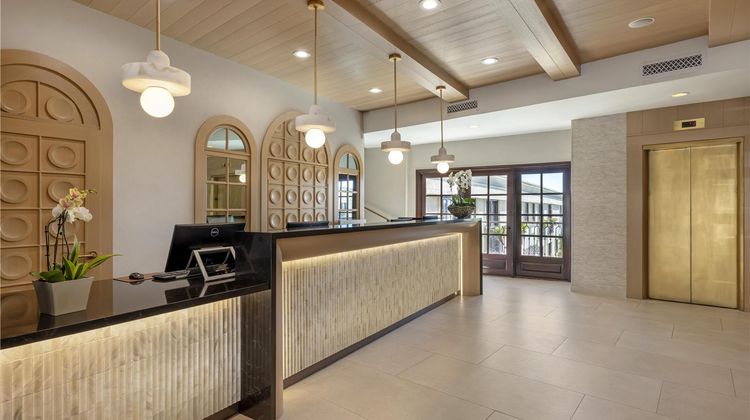 Best Western Plus Sunset Plaza Hotel Lobby