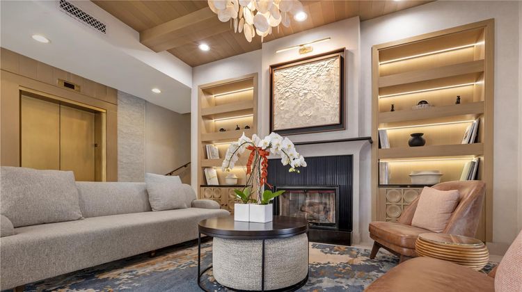 Best Western Plus Sunset Plaza Hotel Lobby