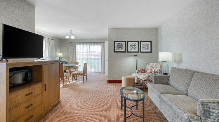 SureStay Hotel Camarillo Room