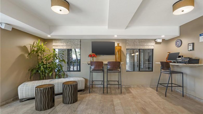 <b>Best Western Plus Anaheim Inn Lobby</b>. Images powered by <a href="https://iceportal.shijigroup.com/" title="IcePortal" target="_blank">IcePortal</a>.