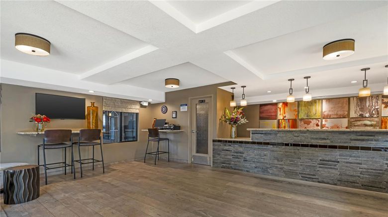 <b>Best Western Plus Anaheim Inn Lobby</b>. Images powered by <a href="https://iceportal.shijigroup.com/" title="IcePortal" target="_blank">IcePortal</a>.