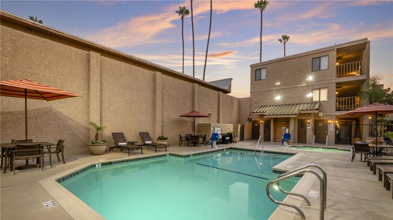 <b>Best Western Plus Anaheim Inn Pool</b>. Images powered by <a href="https://iceportal.shijigroup.com/" title="IcePortal" target="_blank">IcePortal</a>.