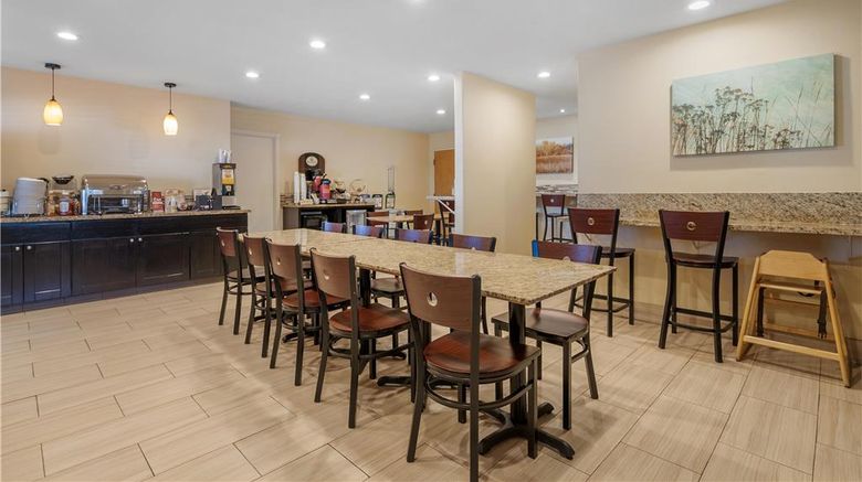 <b>Best Western Plus Inn of Hayward Restaurant</b>. Images powered by <a href="https://iceportal.shijigroup.com/" title="IcePortal" target="_blank">IcePortal</a>.