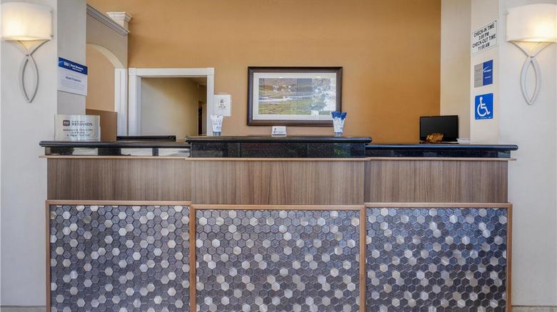 <b>Best Western Plus Inn of Hayward Lobby</b>. Images powered by <a href="https://iceportal.shijigroup.com/" title="IcePortal" target="_blank">IcePortal</a>.