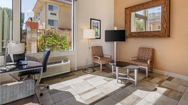 <b>Best Western Plus Inn of Hayward Lobby</b>. Images powered by <a href="https://iceportal.shijigroup.com/" title="IcePortal" target="_blank">IcePortal</a>.