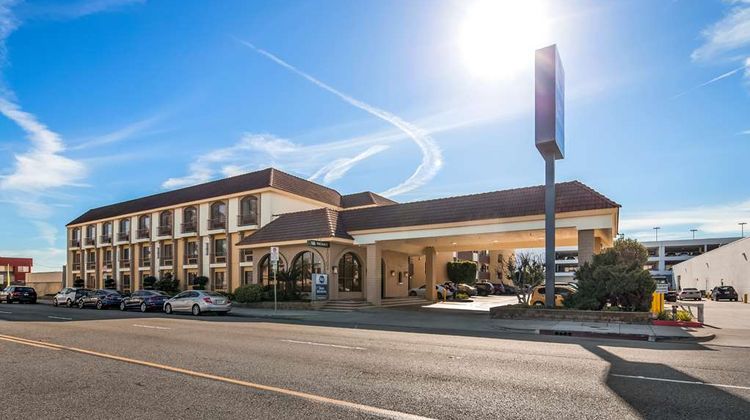 Best Western Norwalk Inn Exterior