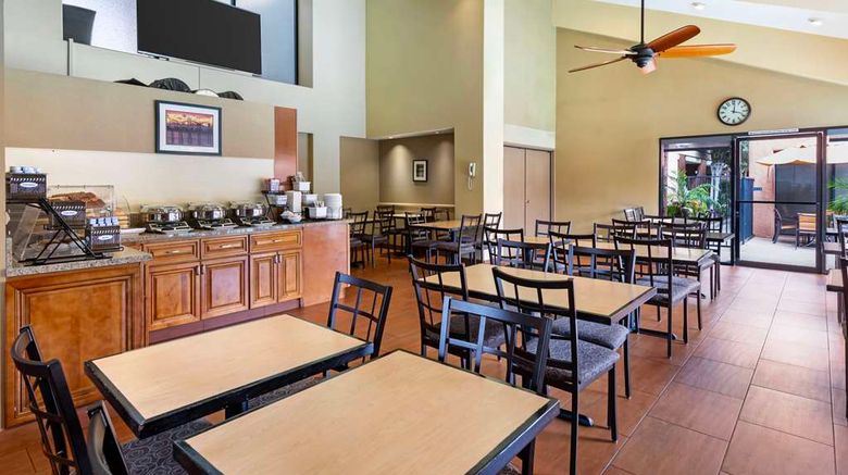 <b>Best Western Plus Redondo Beach Inn Restaurant</b>. Images powered by <a href="https://iceportal.shijigroup.com/" title="IcePortal" target="_blank">IcePortal</a>.