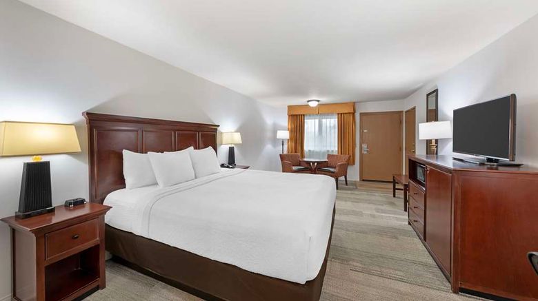 <b>Best Western Plus Redondo Beach Inn Room</b>. Images powered by <a href="https://iceportal.shijigroup.com/" title="IcePortal" target="_blank">IcePortal</a>.