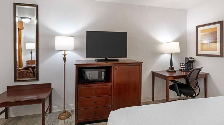 <b>Best Western Plus Redondo Beach Inn Room</b>. Images powered by <a href="https://iceportal.shijigroup.com/" title="IcePortal" target="_blank">IcePortal</a>.