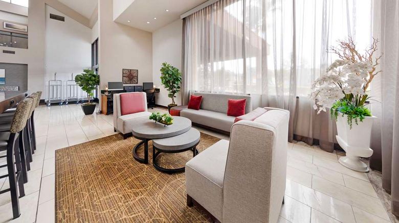 <b>Best Western Plus Redondo Beach Inn Lobby</b>. Images powered by <a href="https://iceportal.shijigroup.com/" title="IcePortal" target="_blank">IcePortal</a>.