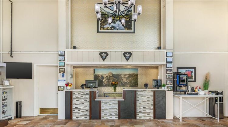 Best Western Plus Sonora Oaks Hotel Lobby