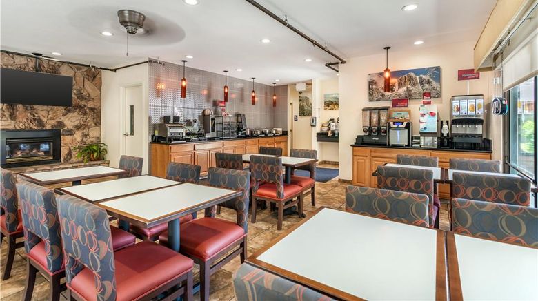 <b>Best Western Plus Sonora Oaks Hotel Restaurant</b>. Images powered by <a href="https://iceportal.shijigroup.com/" title="IcePortal" target="_blank">IcePortal</a>.