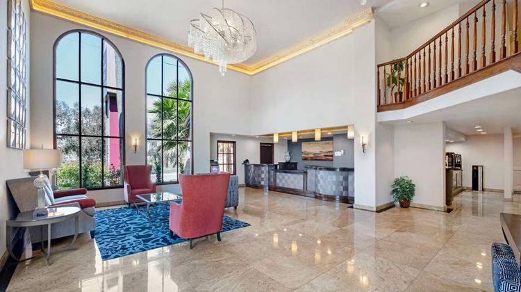 Best Western Plus Newport Mesa Inn Lobby