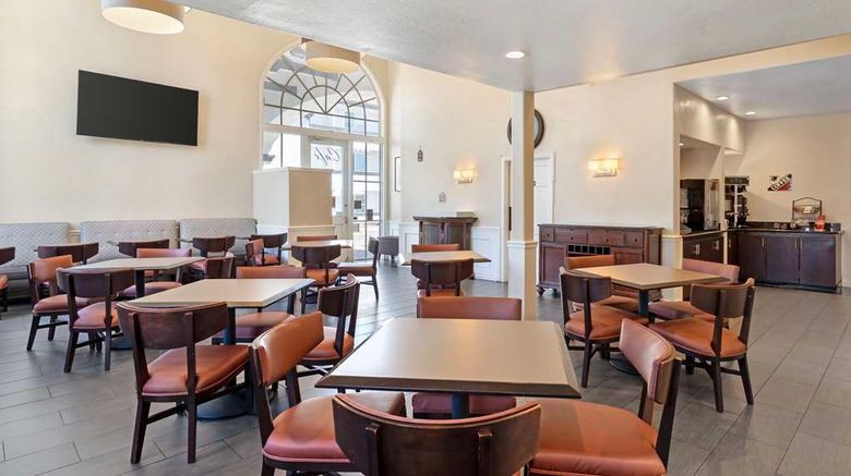 <b>Best Western Plus Newport Mesa Inn Restaurant</b>. Images powered by <a href="https://iceportal.shijigroup.com/" title="IcePortal" target="_blank">IcePortal</a>.