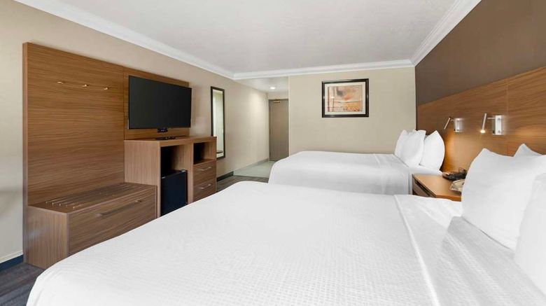 <b>Best Western Plus Newport Mesa Inn Room</b>. Images powered by <a href="https://iceportal.shijigroup.com/" title="IcePortal" target="_blank">IcePortal</a>.