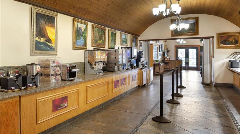 <b>Best Western Plus Yosemite Gateway Inn Restaurant</b>. Images powered by <a href="https://iceportal.shijigroup.com/" title="IcePortal" target="_blank">IcePortal</a>.