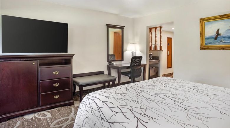 <b>Best Western Plus Yosemite Gateway Inn Room</b>. Images powered by <a href="https://iceportal.shijigroup.com/" title="IcePortal" target="_blank">IcePortal</a>.