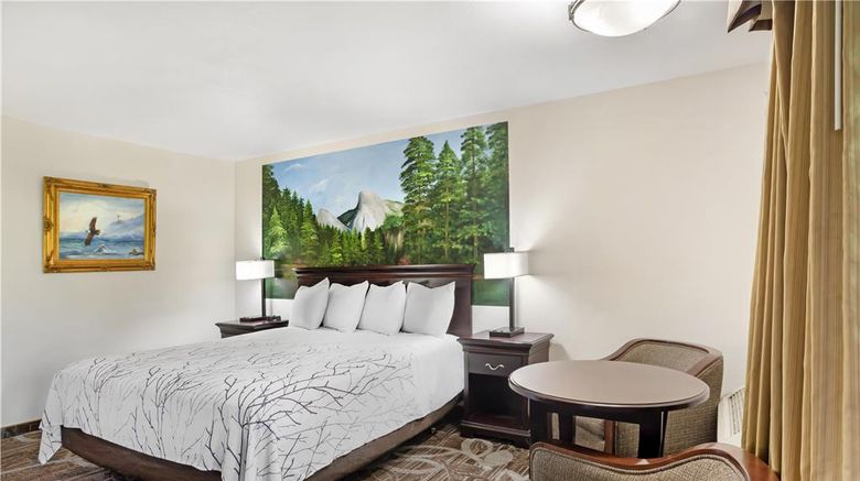 <b>Best Western Plus Yosemite Gateway Inn Room</b>. Images powered by <a href="https://iceportal.shijigroup.com/" title="IcePortal" target="_blank">IcePortal</a>.
