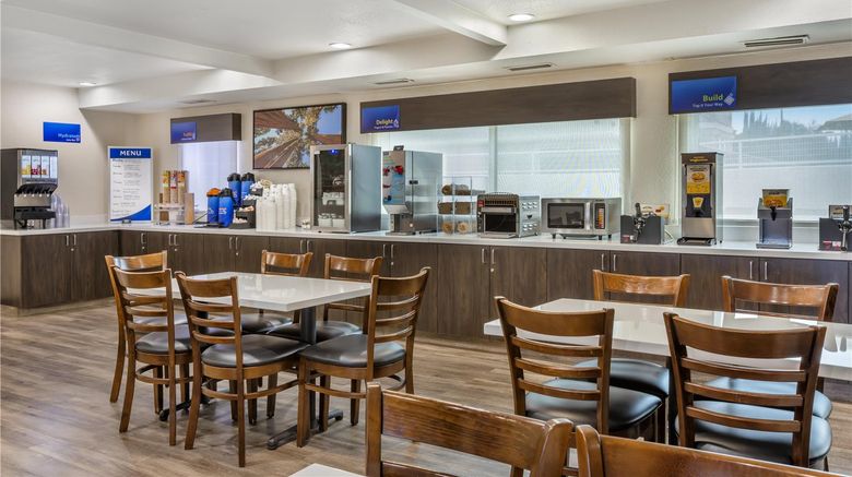 <b>Best Western Town & Country Lodge Restaurant</b>. Images powered by <a href="https://iceportal.shijigroup.com/" title="IcePortal" target="_blank">IcePortal</a>.