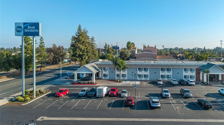<b>Best Western Town & Country Lodge Exterior</b>. Images powered by <a href="https://iceportal.shijigroup.com/" title="IcePortal" target="_blank">IcePortal</a>.