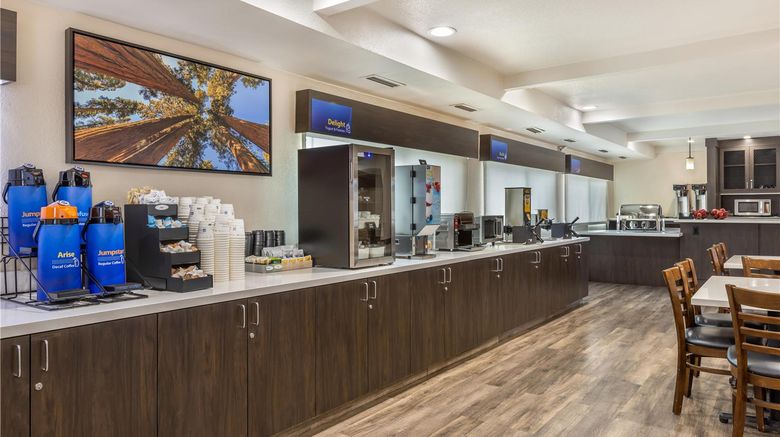 <b>Best Western Town & Country Lodge Restaurant</b>. Images powered by <a href="https://iceportal.shijigroup.com/" title="IcePortal" target="_blank">IcePortal</a>.