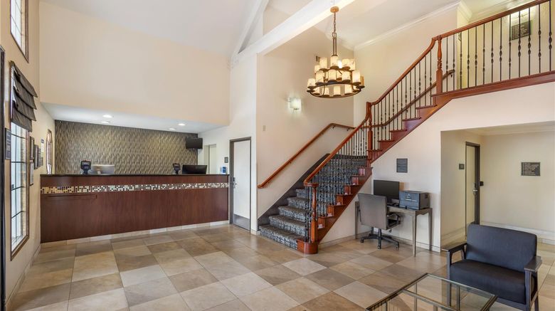 <b>Best Western Town & Country Lodge Lobby</b>. Images powered by <a href="https://iceportal.shijigroup.com/" title="IcePortal" target="_blank">IcePortal</a>.