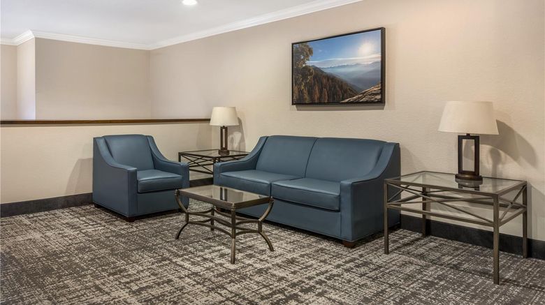 <b>Best Western Town & Country Lodge Lobby</b>. Images powered by <a href="https://iceportal.shijigroup.com/" title="IcePortal" target="_blank">IcePortal</a>.