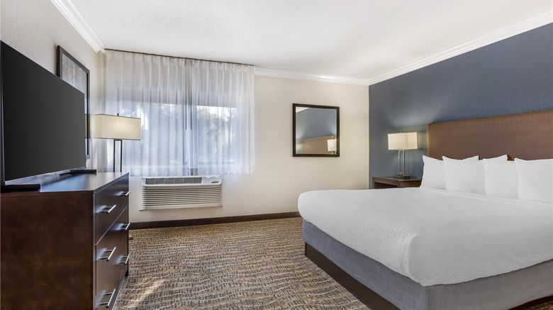 <b>Best Western Town & Country Lodge Suite</b>. Images powered by <a href="https://iceportal.shijigroup.com/" title="IcePortal" target="_blank">IcePortal</a>.