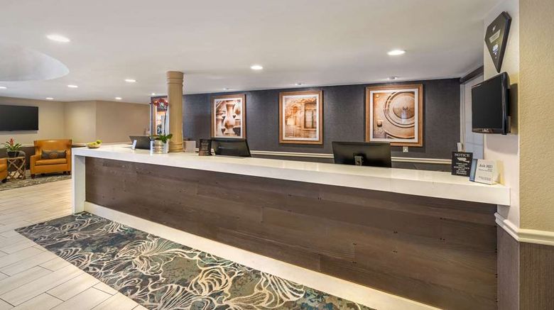 <b>Best Western Plus Carpinteria Inn Lobby</b>. Images powered by <a href="https://iceportal.shijigroup.com/" title="IcePortal" target="_blank">IcePortal</a>.