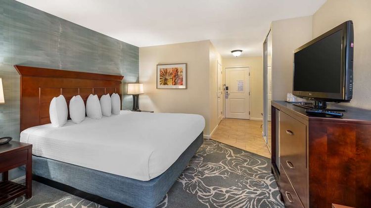 Best Western Plus Carpinteria Inn Room