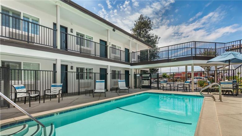 <b>Best Western Rose Garden Inn Pool</b>. Images powered by <a href="https://iceportal.shijigroup.com/" title="IcePortal" target="_blank">IcePortal</a>.