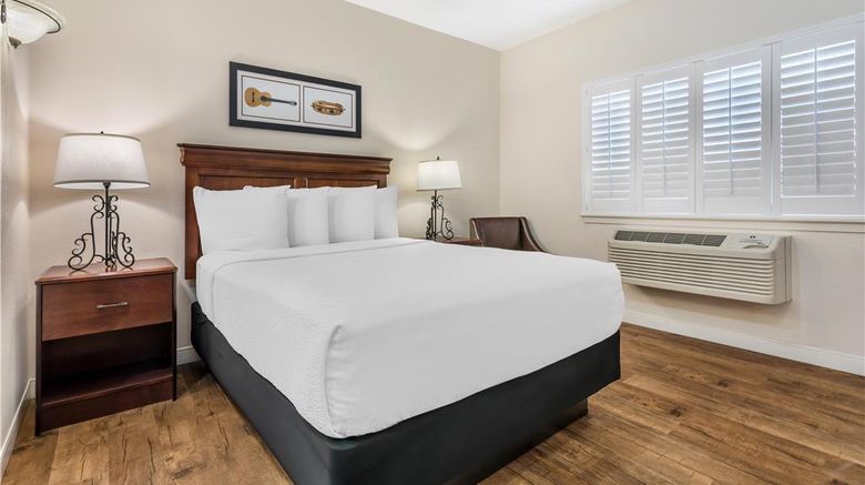 <b>Best Western Rose Garden Inn Suite</b>. Images powered by <a href="https://iceportal.shijigroup.com/" title="IcePortal" target="_blank">IcePortal</a>.