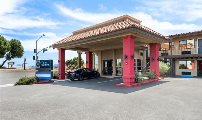 Best Western Desert Villa Inn Exterior