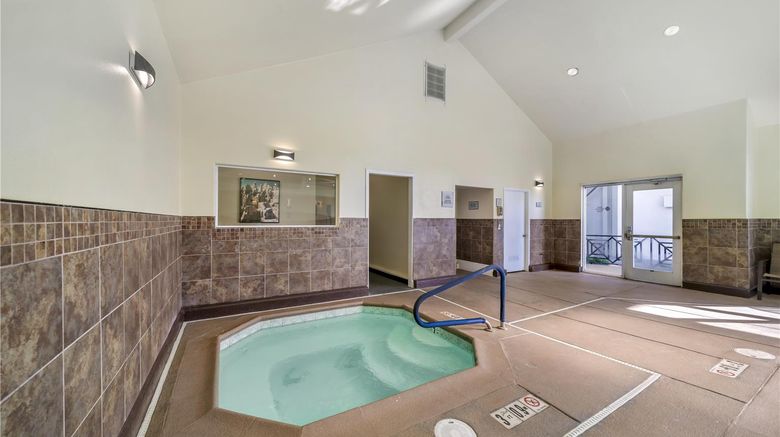 <b>Best Western Plus Northwoods Inn Pool</b>. Images powered by <a href="https://iceportal.shijigroup.com/" title="IcePortal" target="_blank">IcePortal</a>.