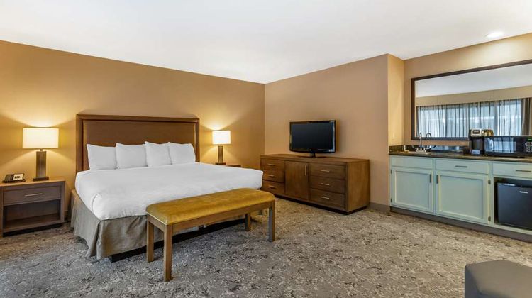 Best Western Plus Inn Scotts Valley Suite