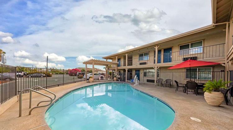 Best Western Hanford Inn Pool