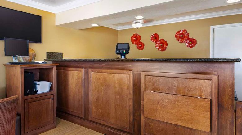 <b>Best Western Hanford Inn Lobby</b>. Images powered by <a href="https://iceportal.shijigroup.com/" title="IcePortal" target="_blank">IcePortal</a>.