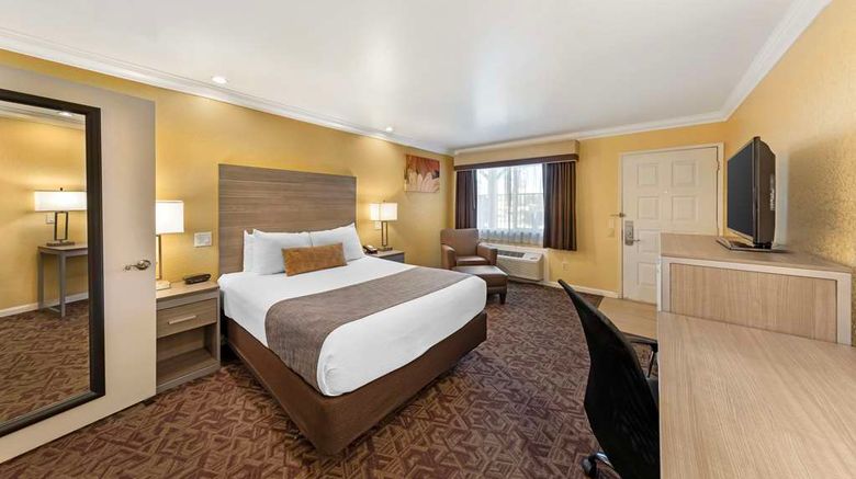 <b>Best Western Hanford Inn Room</b>. Images powered by <a href="https://iceportal.shijigroup.com/" title="IcePortal" target="_blank">IcePortal</a>.