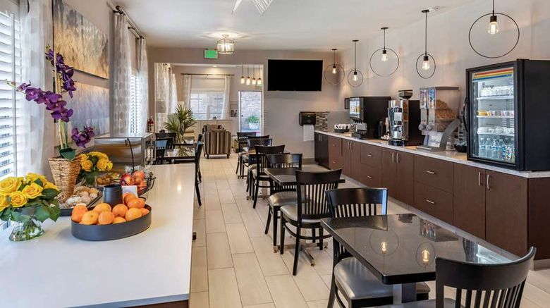 <b>Best Western Country Inn Restaurant</b>. Images powered by <a href="https://iceportal.shijigroup.com/" title="IcePortal" target="_blank">IcePortal</a>.