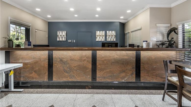 <b>Best Western Airpark Hotel Lobby</b>. Images powered by <a href="https://iceportal.shijigroup.com/" title="IcePortal" target="_blank">IcePortal</a>.