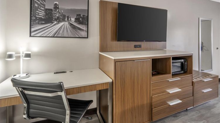 Best Western Airport Plaza Inn Room