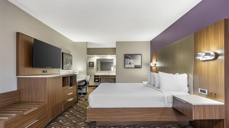 Best Western Airport Plaza Inn Room