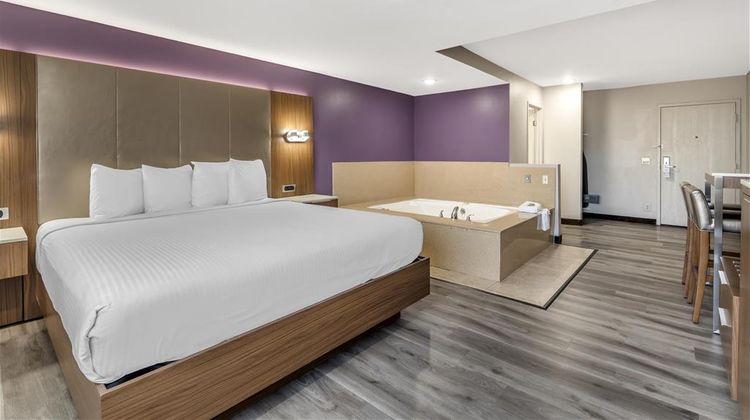 Best Western Airport Plaza Inn Room