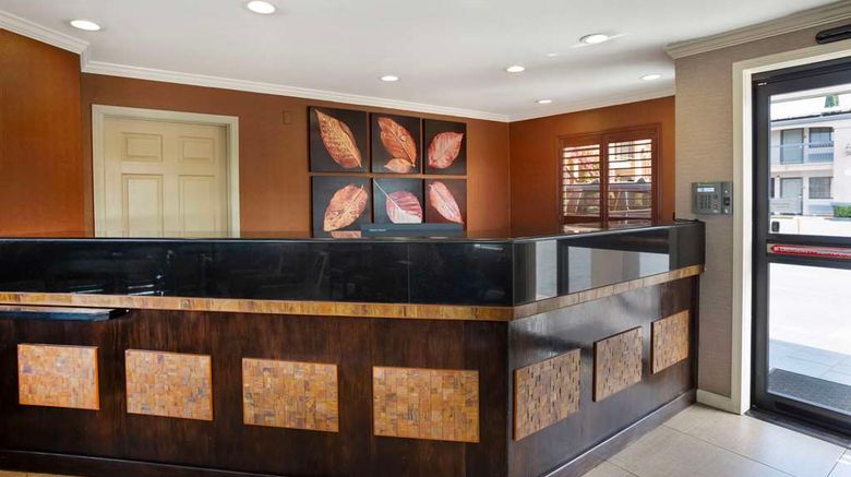 <b>Best Western Inn Lobby</b>. Images powered by <a href="https://iceportal.shijigroup.com/" title="IcePortal" target="_blank">IcePortal</a>.