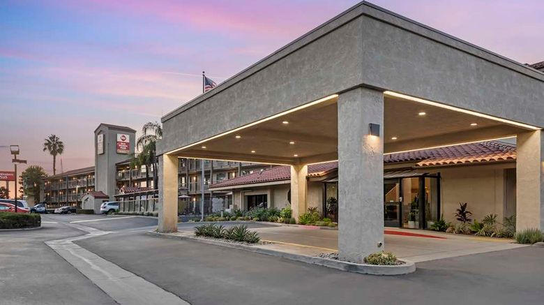 <b>Best Western Plus Executive Inn Exterior</b>. Images powered by <a href="https://iceportal.shijigroup.com/" title="IcePortal" target="_blank">IcePortal</a>.