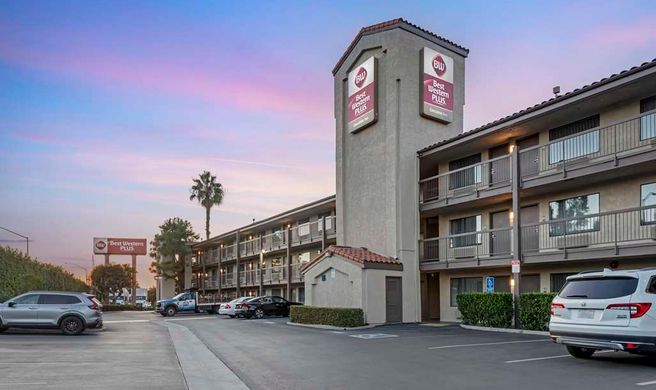 Best Western Plus Executive Inn Exterior
