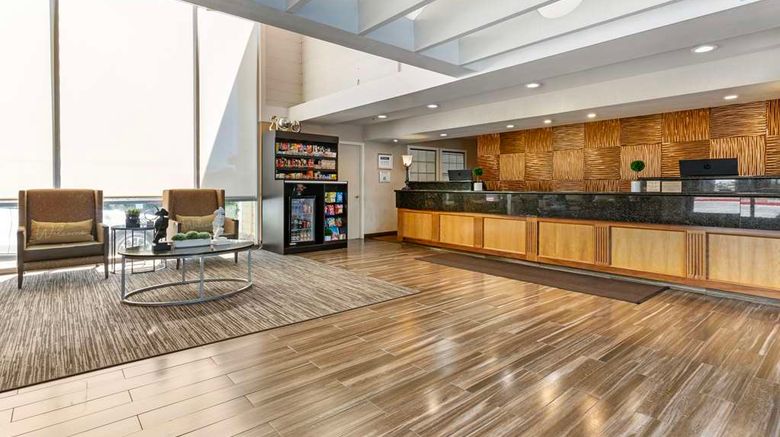 <b>Best Western Plus Heritage Inn Lobby</b>. Images powered by <a href="https://iceportal.shijigroup.com/" title="IcePortal" target="_blank">IcePortal</a>.